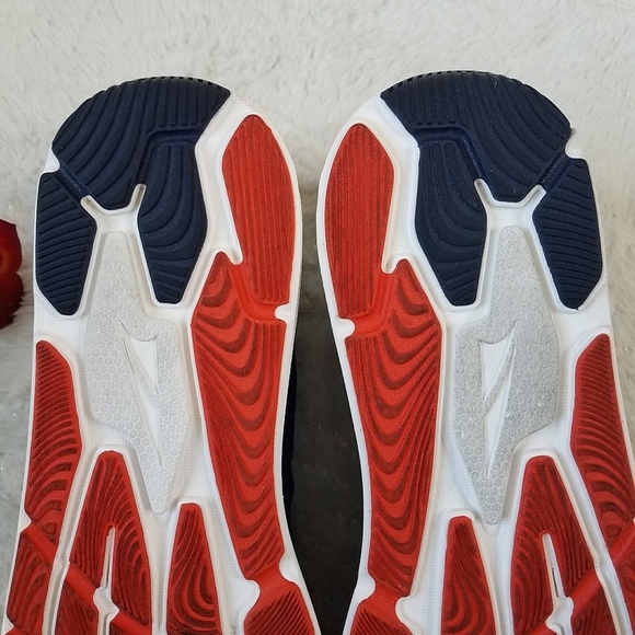 ALTRA Men's Paradigm 6 Sneakers - Picture 8 of 9